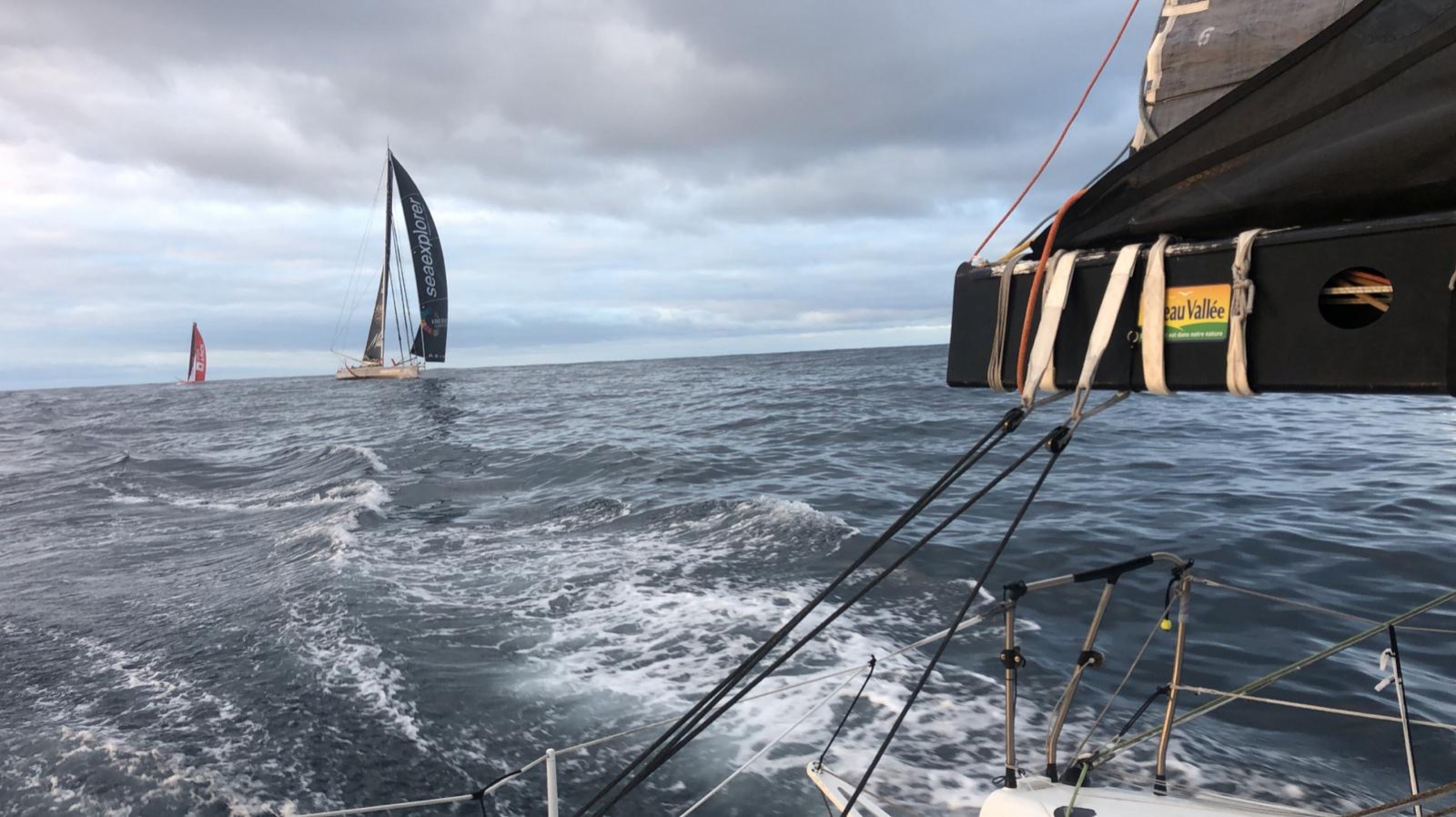 Ruyant takes Vendee Globe lead as Dalin repairs, video